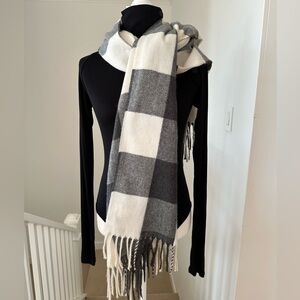 Universal Thread Charcoal Grey & Cream Oversized Scarf With Fringe Like New